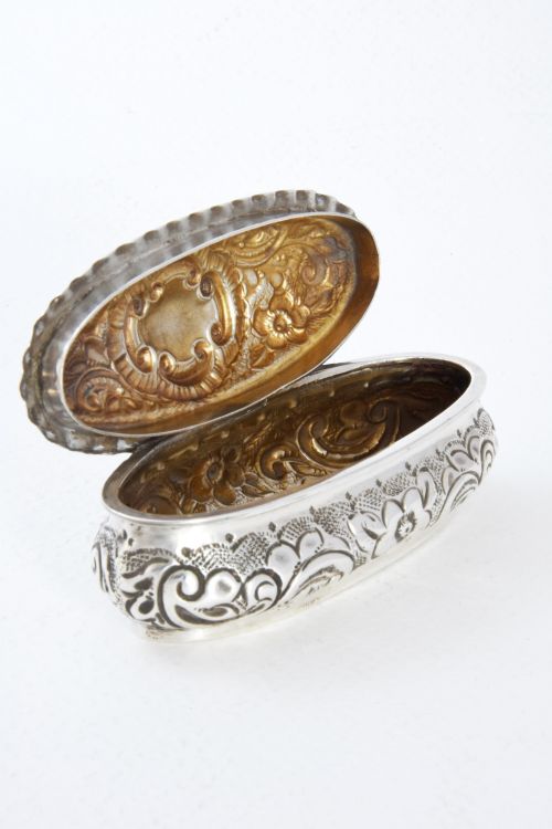 fig 2. Victorian Solid Silver Table Snuff Box 1900