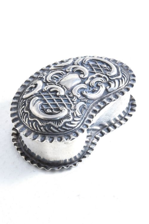 fig 1. Victorian Solid Silver Pill Box 1901