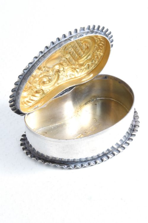 fig 4. Victorian Solid Silver Pill Box 1901