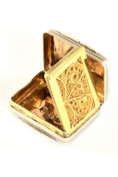 fig 3. George IV Solid Silver Vinaigrette – Thomas Shaw 1829