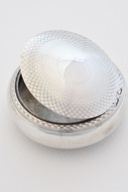 Antique Silver Snuff Box (Squeeze-to-open) - Chester 1905