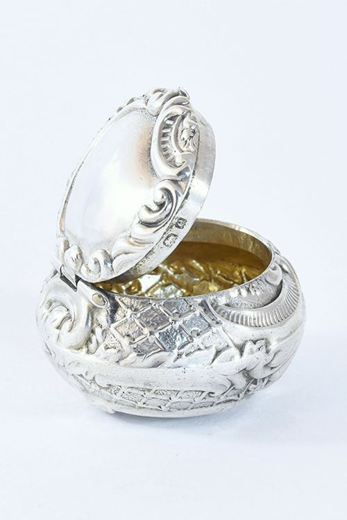 Embossed Edwardian Silver Pill Box 1904