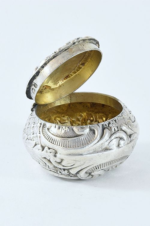 fig 3. Embossed Edwardian Silver Pill Box 1904