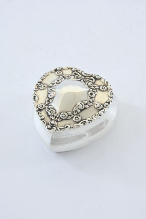 Victorian Silver Heart Shaped Pill Box – Chester 1900
