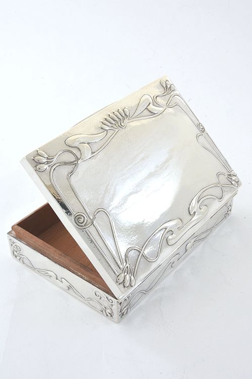 fig 3. Art Nouveau Silver Trinket Box 1902
