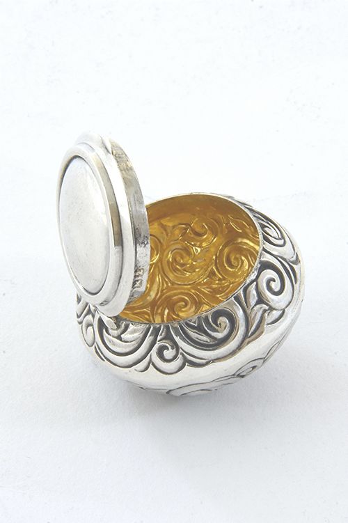 fig 3. Victorian Embossed Pill Box 1899