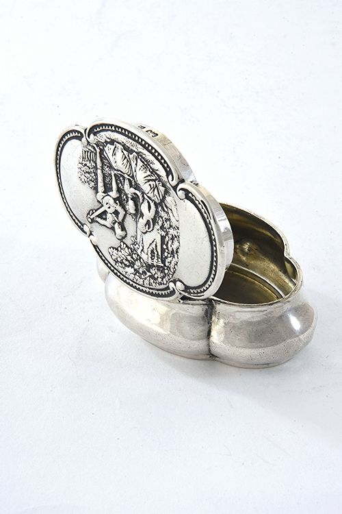 fig 4. Victorian Silver Snuff Box 1900