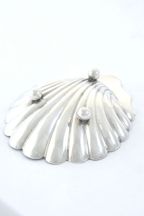 fig 3. Victorian Silver Scallop Butter Dish 1890