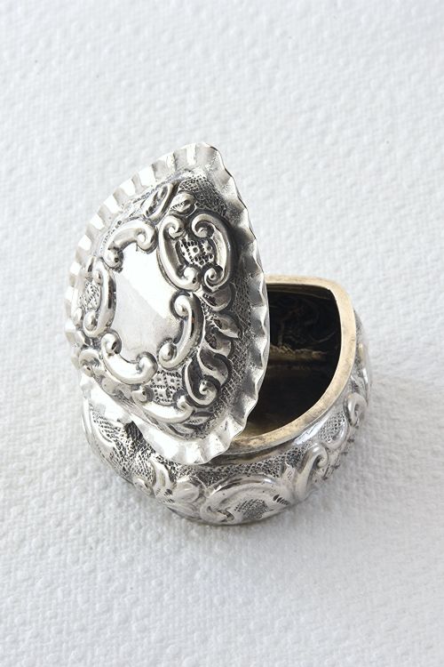 fig 4. Victorian Heart-Shaped Silver Pill Box 1897
