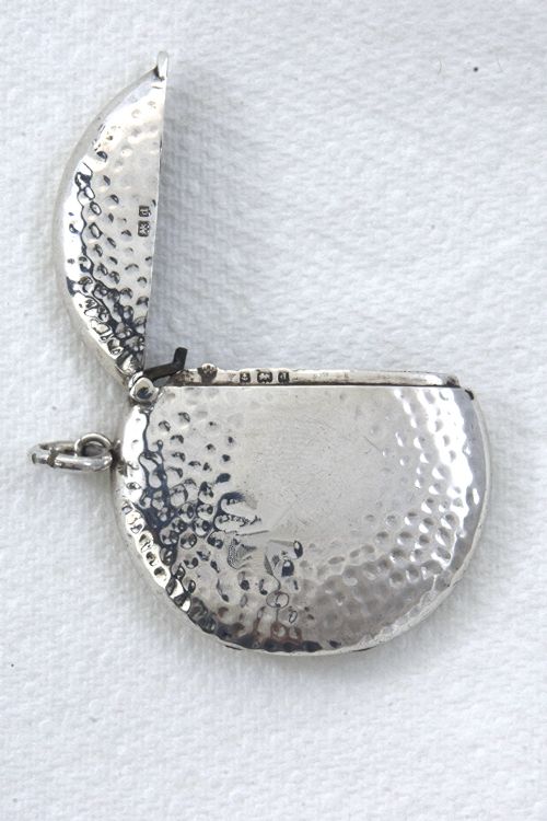 fig 2. Edwardian Silver Round Vesta Case 1903