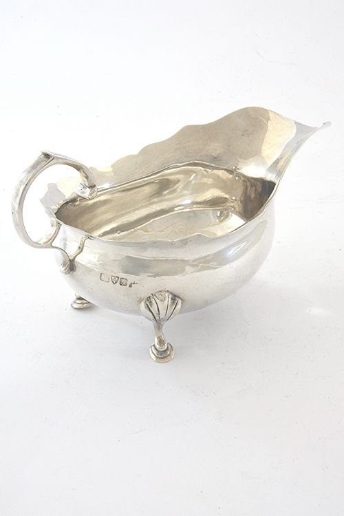 fig 1. Edwardian Silver Sauce Boat – Chester 1907
