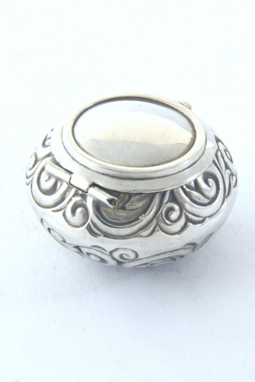 fig 2. Victorian Embossed Pill Box 1900