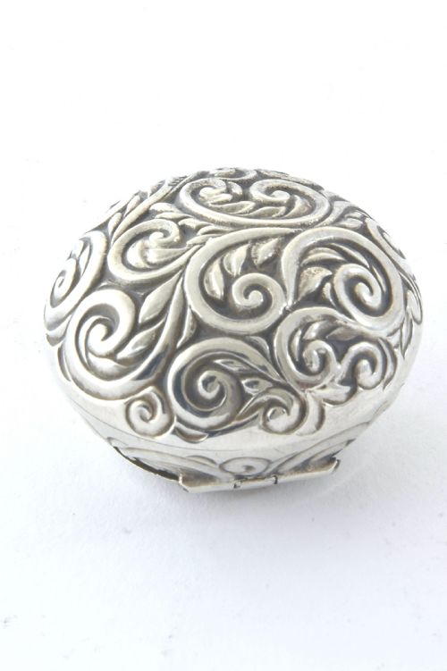 fig 3. Victorian Embossed Pill Box 1900