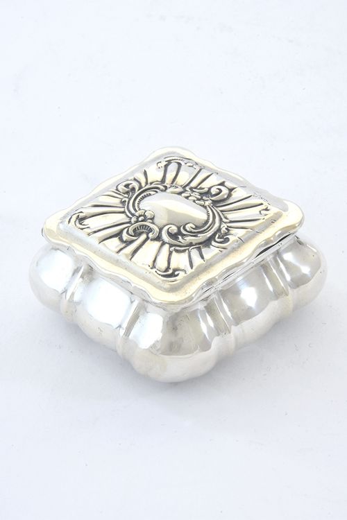 fig 1. Edwardian Silver Trinket Box 1902