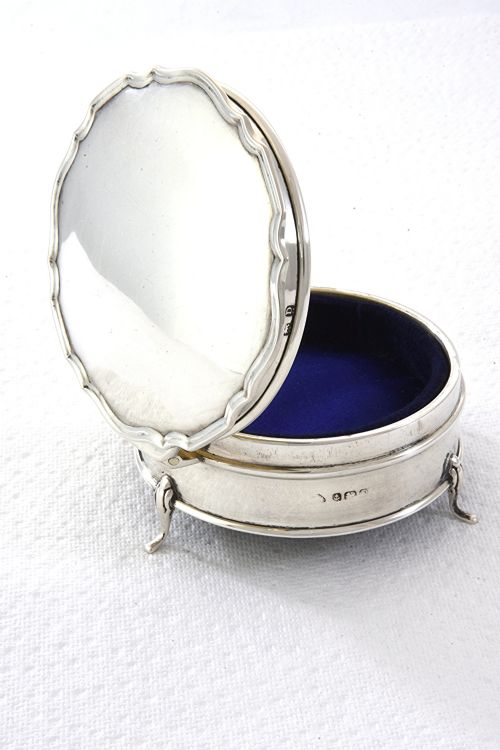 fig 3. George V Silver Trinket Box 1928
