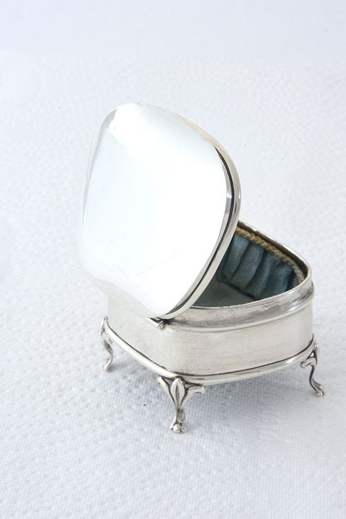 fig 3. George V Silver Trinket Box – Chester 1918