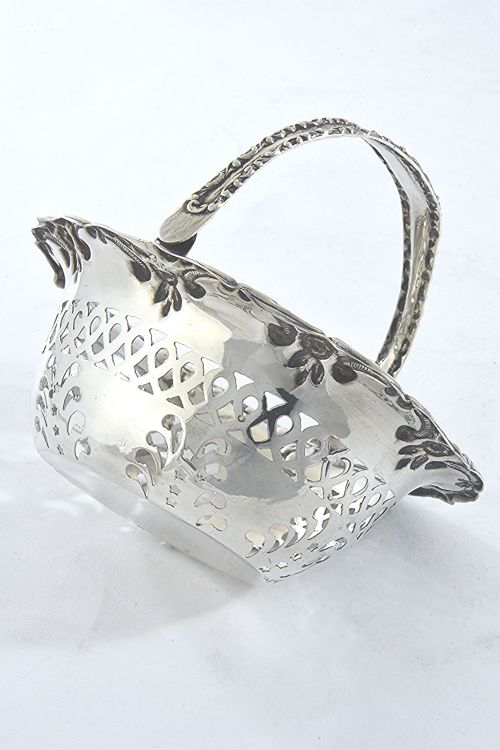 fig 3. Pair of Edwardian Silver Swing Handle Bonbon Dishes 1904