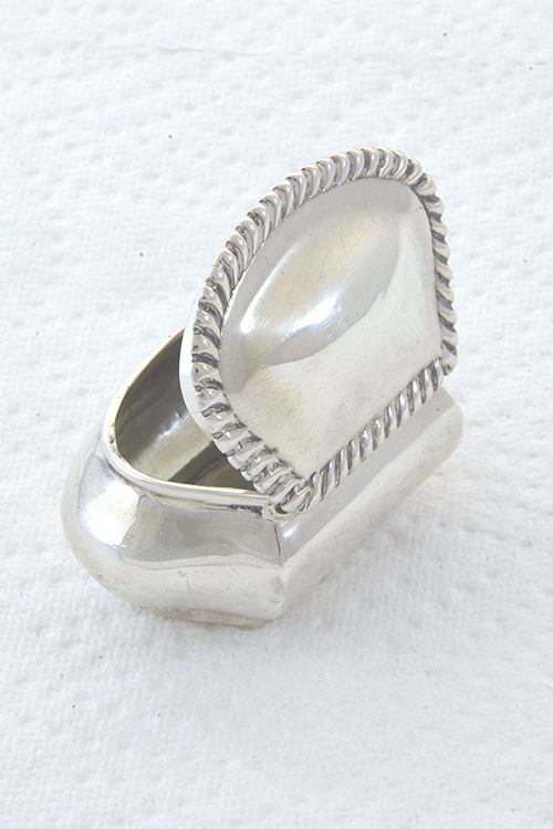 fig 3. Victorian Silver Pill Box – Chester 1898
