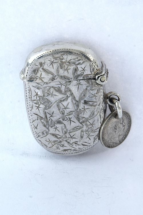 fig 3. Victorian Silver Vesta Case 1897