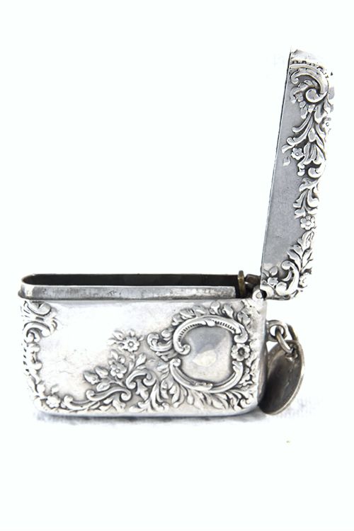 fig 2. Victorian Silver Vesta Case 1899