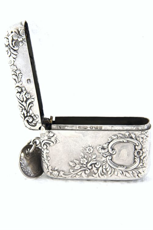 fig 3. Victorian Silver Vesta Case 1899