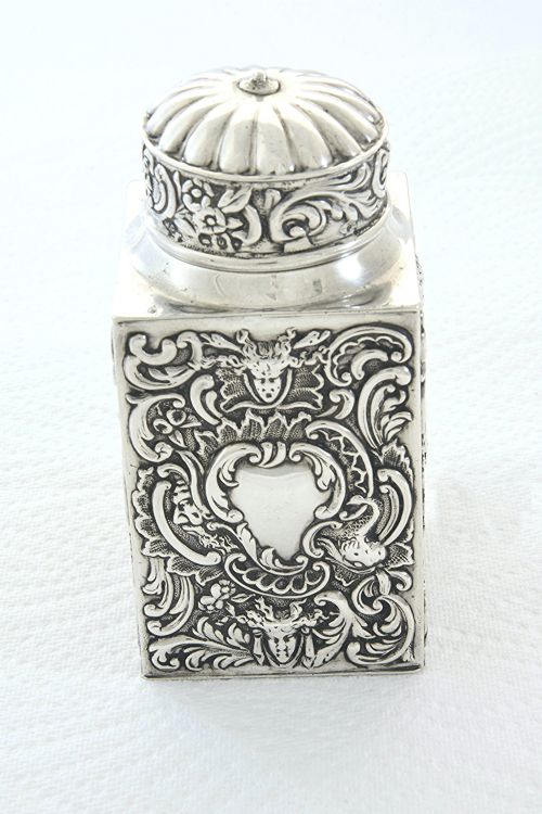 fig 1. Victorian Silver Tea Caddy – William Comyns – 1891