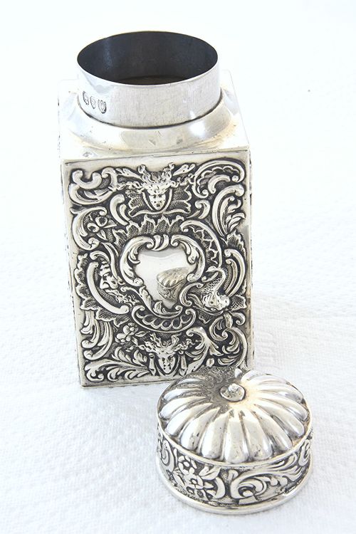 fig 2. Victorian Silver Tea Caddy – William Comyns – 1891