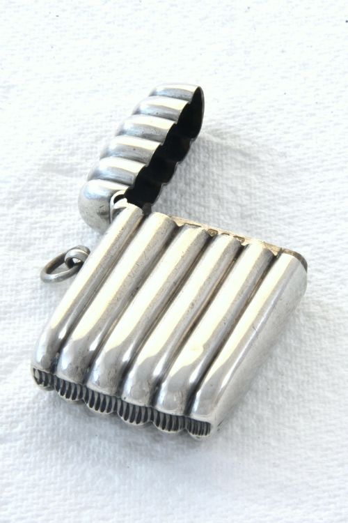 fig 4. Victorian Silver Vesta Case 1891