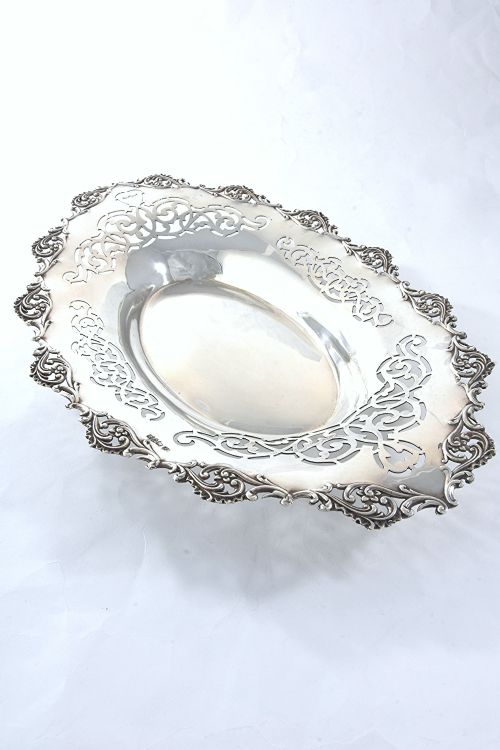 fig 1. Large Edwardian Silver Dish (Cased) – Chester 1901