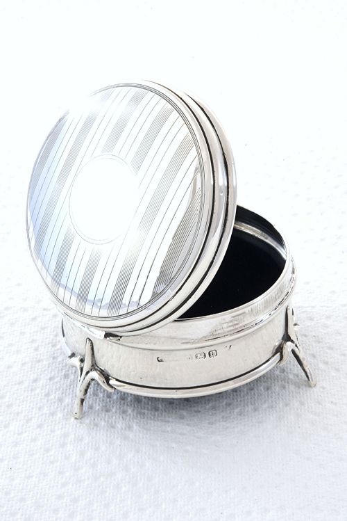 fig 1. George V Silver Trinket Box 1919