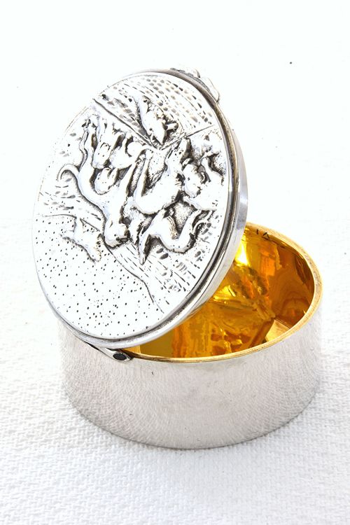 fig 3. Victorian Silver Trinket Pot (Hunting Scene) – Chester 1901