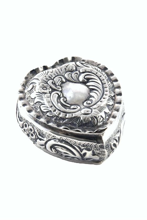 fig 1. Victorian Silver Heart-Shaped Pill Box 1900