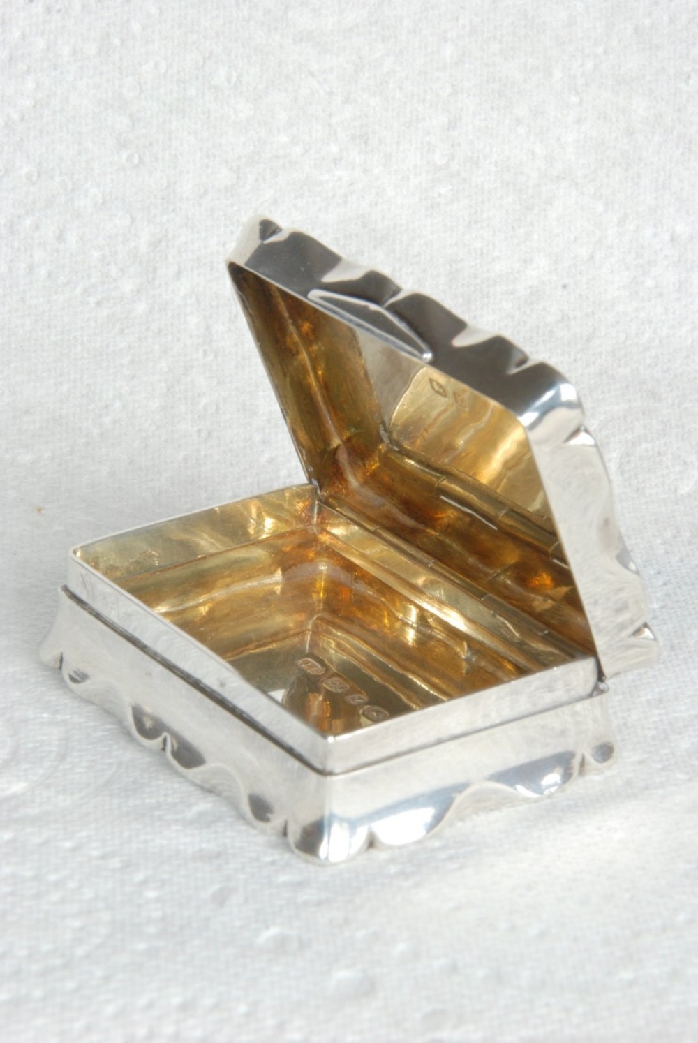 Victorian Solid Silver Snuff Box 1899