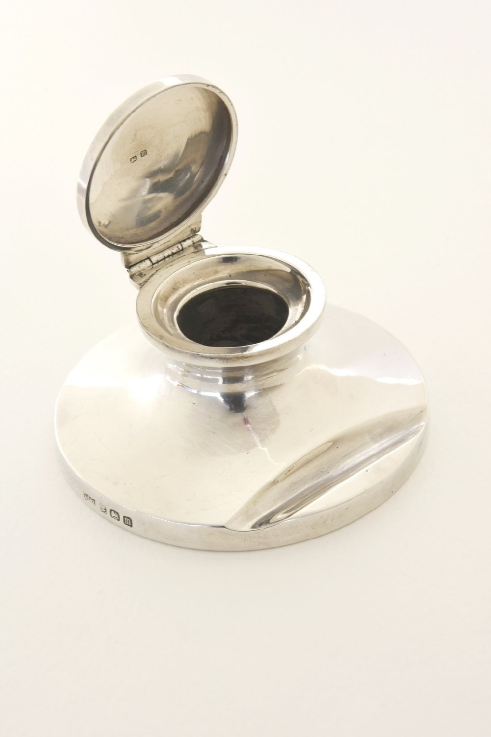 Silver Capstan Inkwell - Mappin & Webb 1911