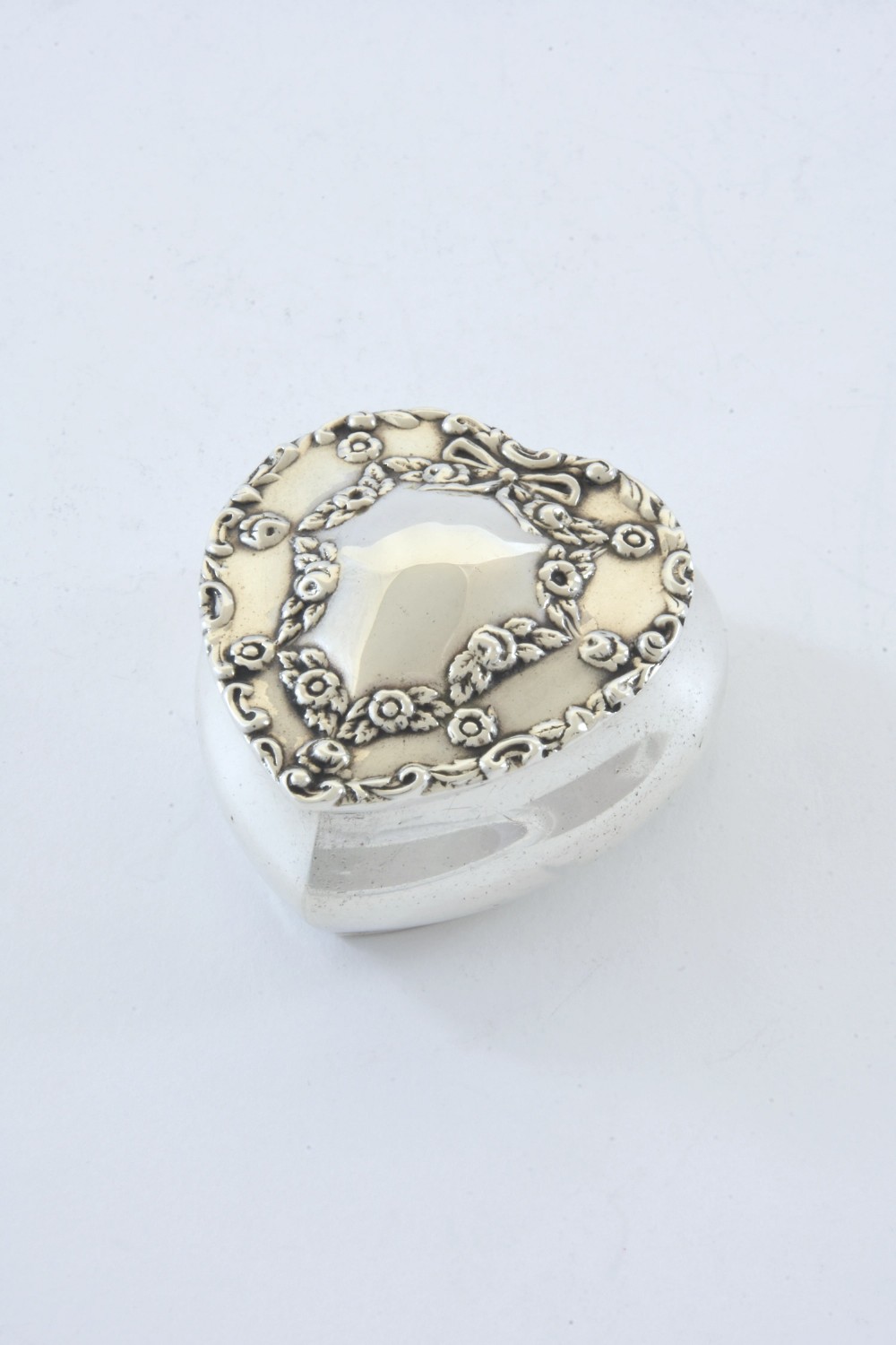 Victorian Silver Heart Shaped Pill Box – Chester 1900