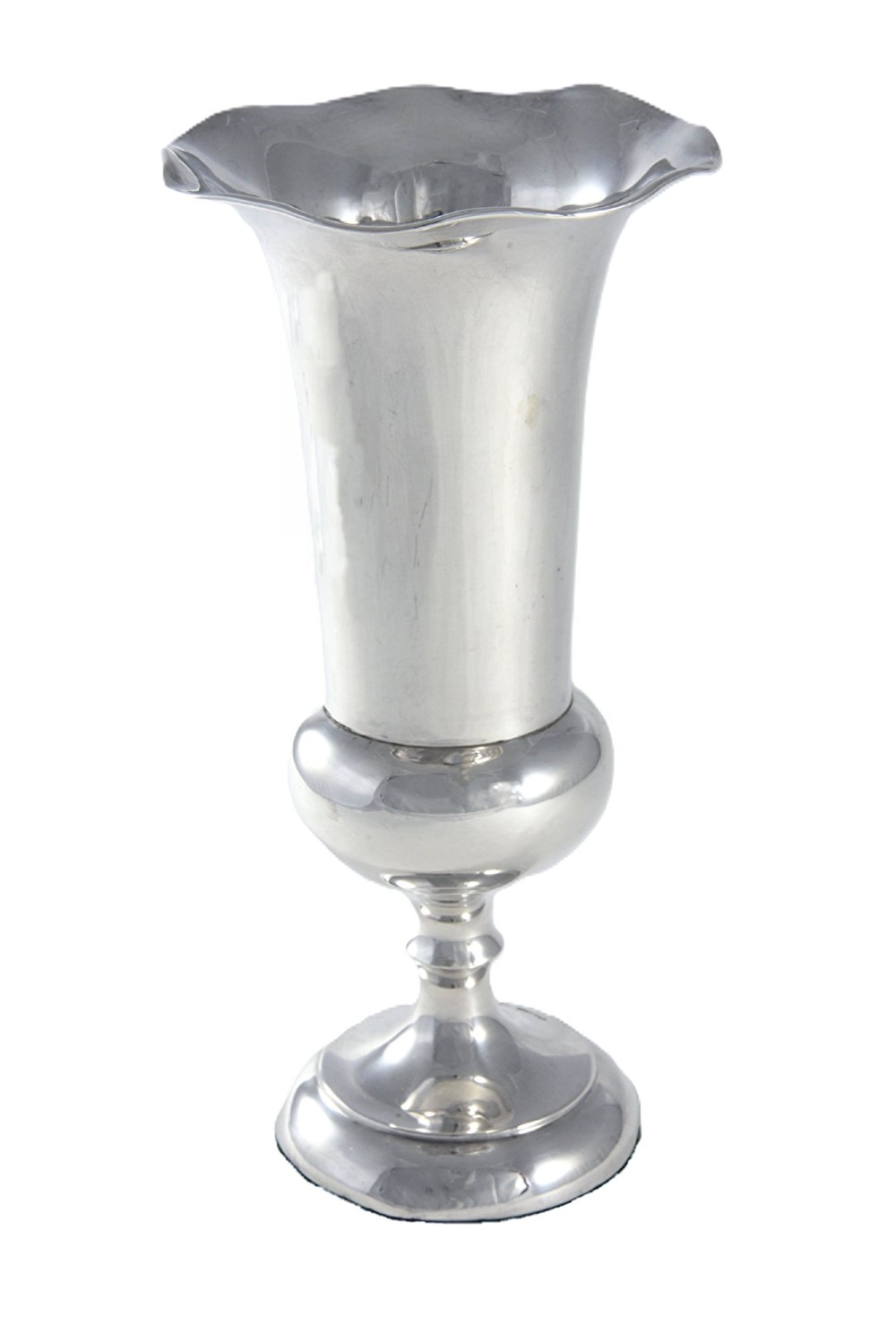 An Edwardian sterling silver posy vase featuring a flared, wavy rim, a central knop, and a circular stepped pedestal base.