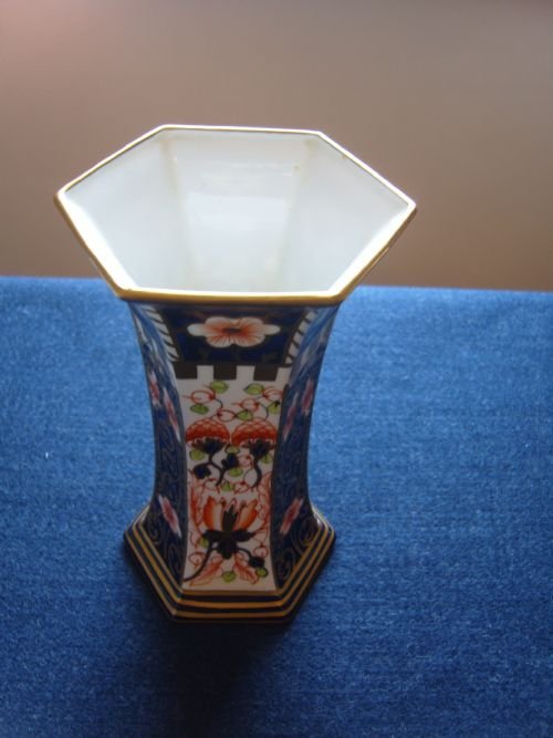 fig 2. Royal Crown Derby Imari Vase 1915