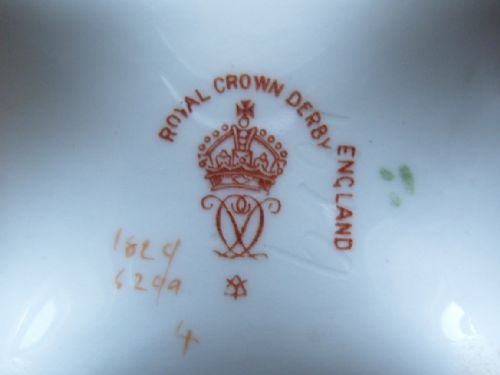 fig 3. Lovely Royal Crown Derby Imari Dwarf Vase 1920