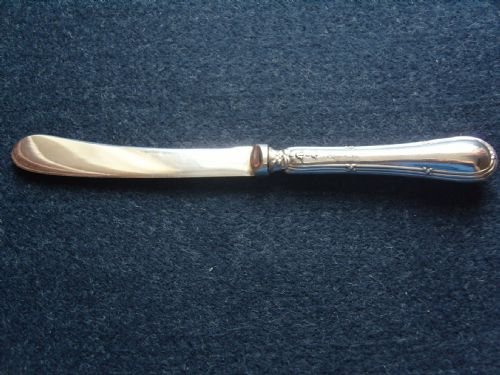 fig 2. Lovely Boxed Set Silver Handled Desert Knives