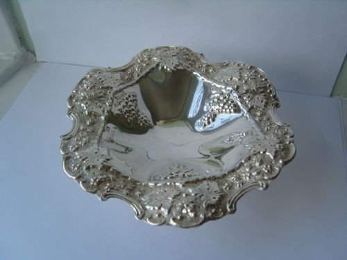 Lovely Edwardian Silver Unusual Pedastal Berry Dish