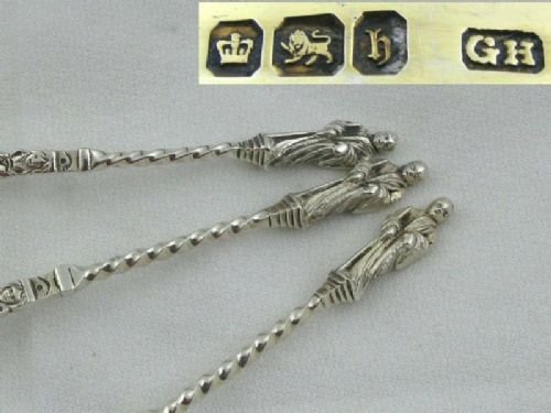 fig 2. Lovely Victorian Set Of Serving & Sifter Spoons