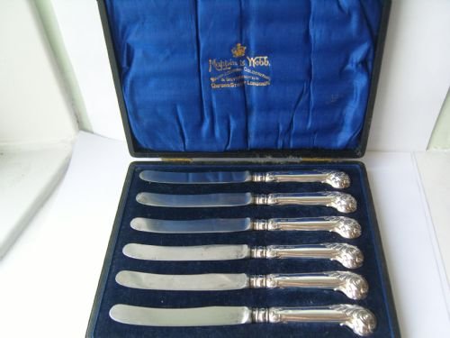 Lovely Edwardian Boxed Set Silver Handled Tea Knives
