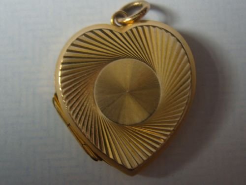 Stunning Vintage Heart Shaped 9ct Gold Back & Front Locket