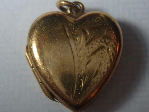 Lovely Small Vintage Heart Shaped 9ct Gold Back & Front Locket
