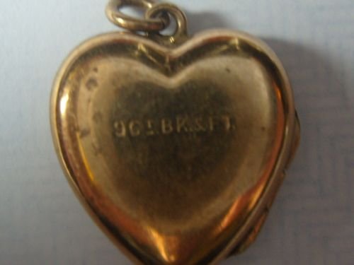fig 1. Lovely Small Vintage Heart Shaped 9ct Gold Back & Front Locket
