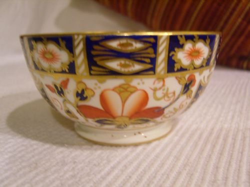 fig 3. ROYAL CROWN DERBY IMARI 2451 SUGAR BOWL DATE 1900