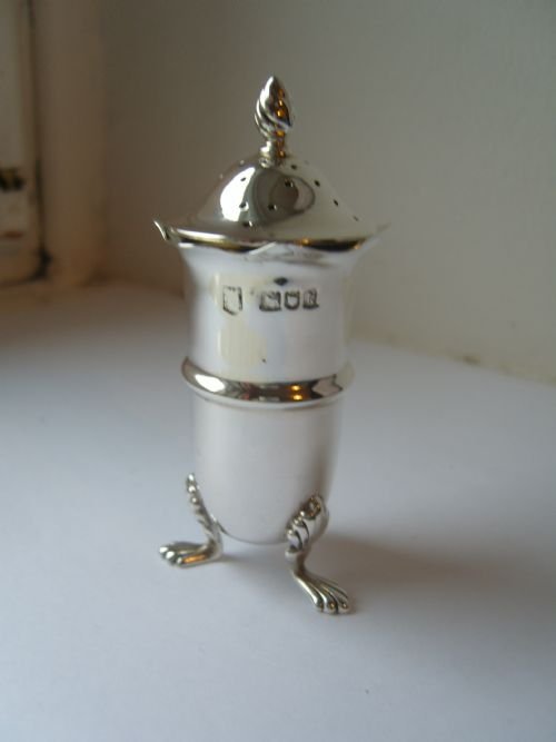 Lovely Edwardian Hallmarked Silver Pepper Pot