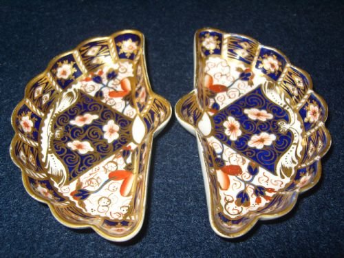 
Lovely Pair Edwardian Royal Crown Derby Fan Shaped Pin Dish Imari Pattern 2451