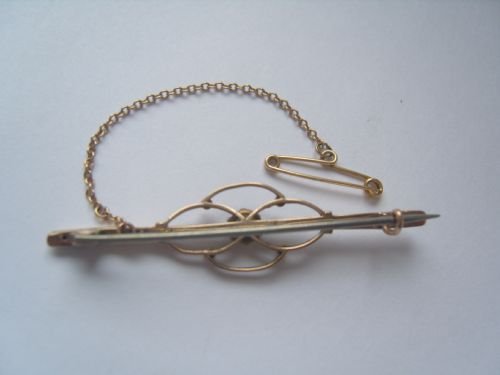 fig 2. Antique Art Nouveau 9ct Gold & Peridot Bar Brooch