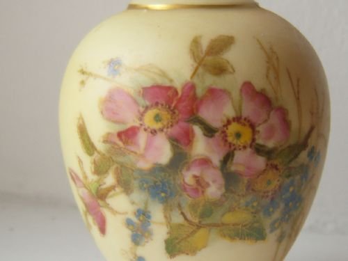 fig 2. Lovely Royal Worcester Miniature Blush Ivory Vase 1911